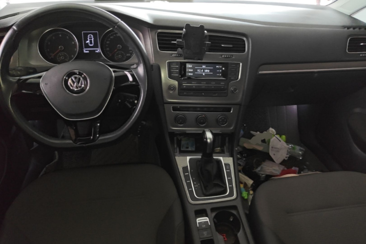 Volkswagen Golf 2015 car image #10
