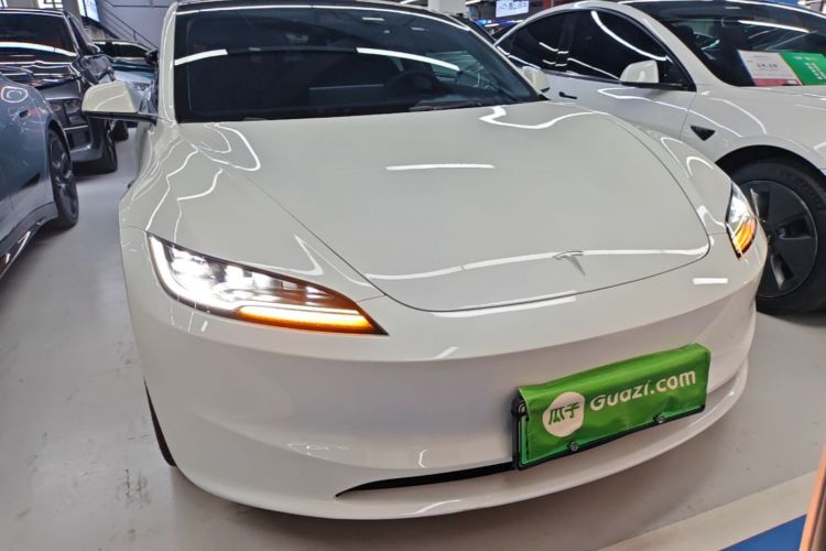 Tesla Model 3 2024 car image #3