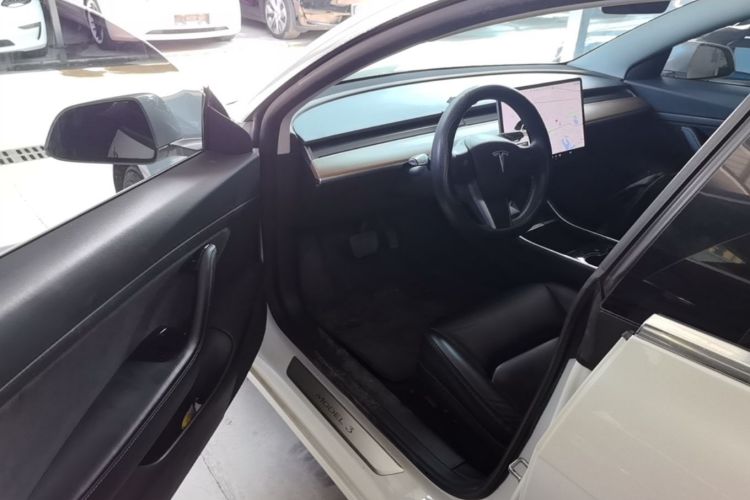 Tesla Model 3 2020 immagine di auto #16