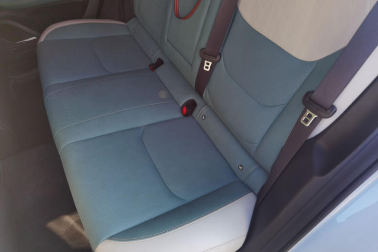 GEELY Emgrand L HiP 2022 car image #14