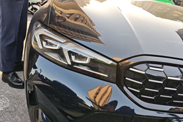 BMW 3 Series 2024 car image #8