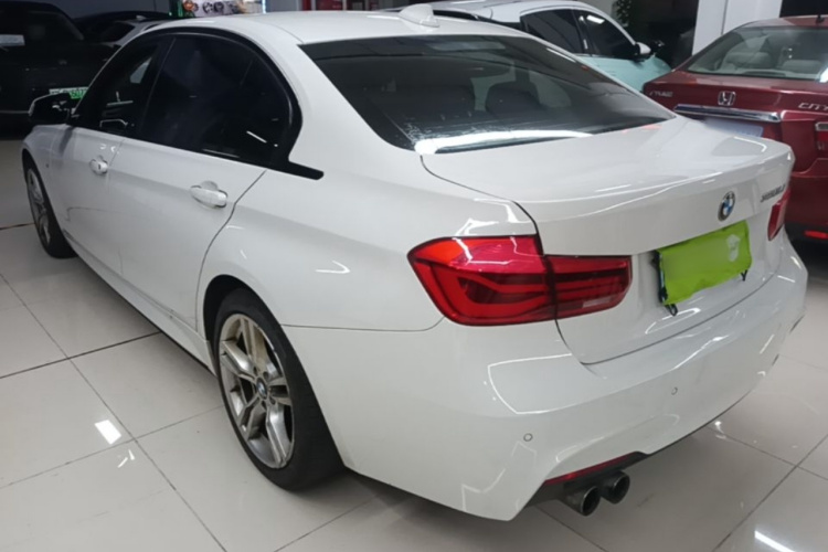 BMW 3 Series 2018 #7 BMW 3 Series 2018 صورة سيارة #7