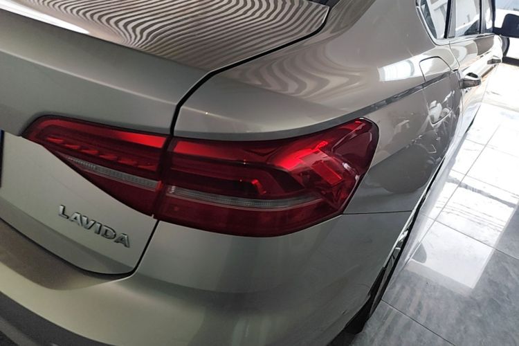 Volkswagen Lavida 2019 car image #8