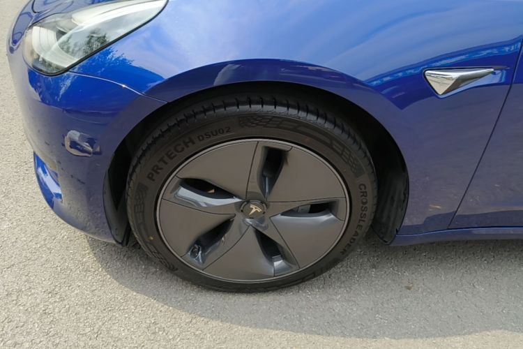 Tesla Model 3 2020 car image #9