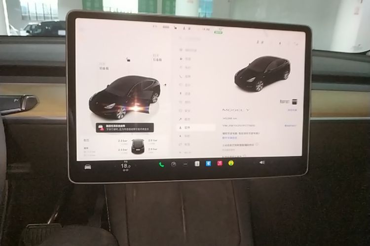 Tesla Model Y 2023 immagine di auto #13