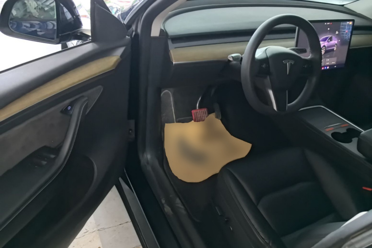 Tesla Model Y 2023 صورة سيارة #12
