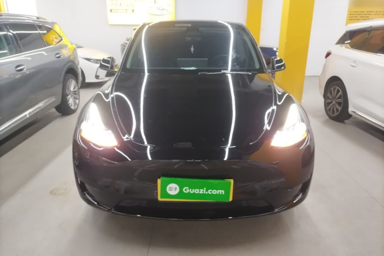 Tesla Model Y 2023 #3 Tesla Model Y 2023 car image #3