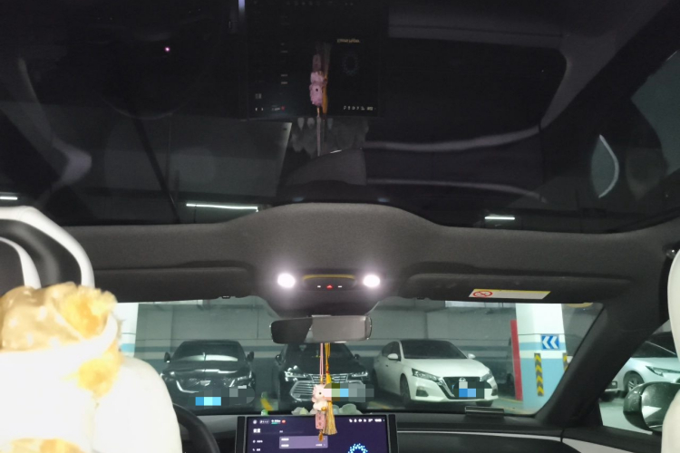 MI SU7 2025 car image #24