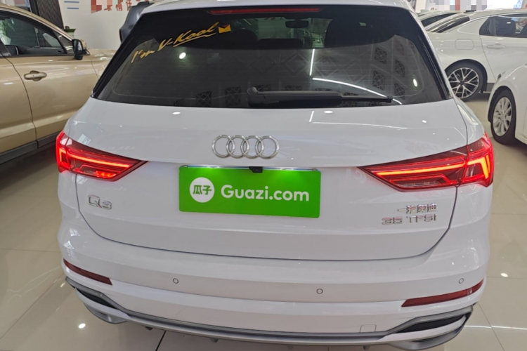 Audi Q3 2019 #4 Audi Q3 2019 car image #4