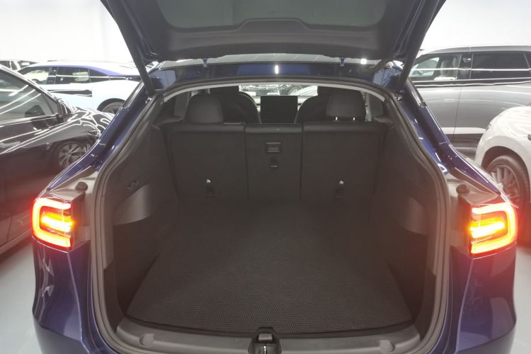 Tesla Model Y 2021 #19 Tesla Model Y 2021 car image #19