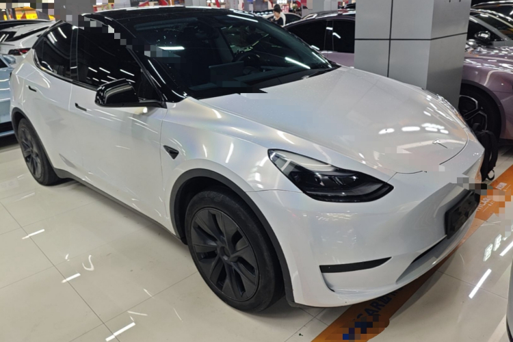 Tesla Model Y 2023 #4 Tesla Model Y 2023 car image #4