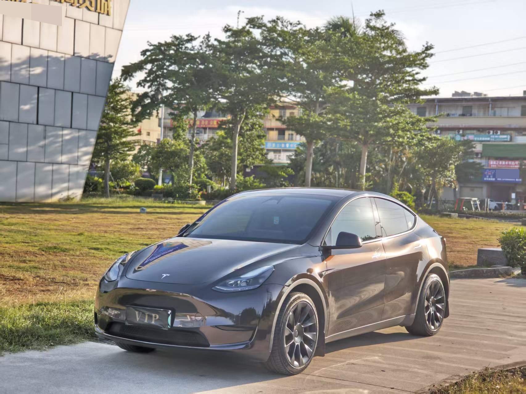 Tesla Model Y 2024 car image 