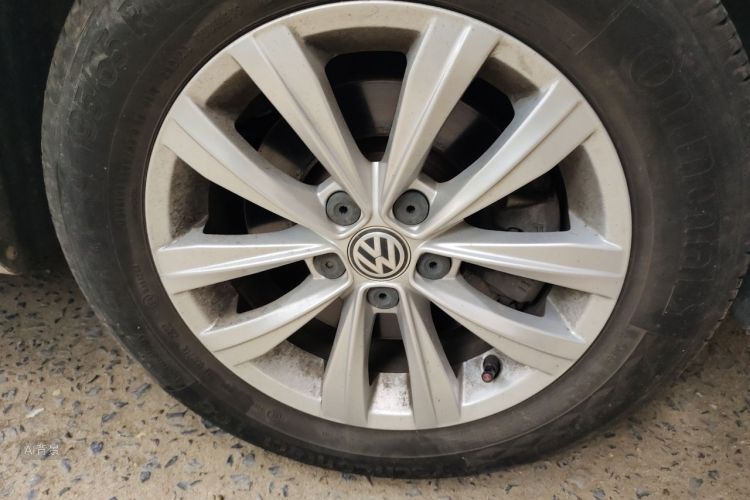Volkswagen Bora 2017 car image #9