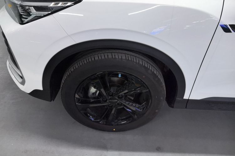 GEELY Coolray 2025 car image #9