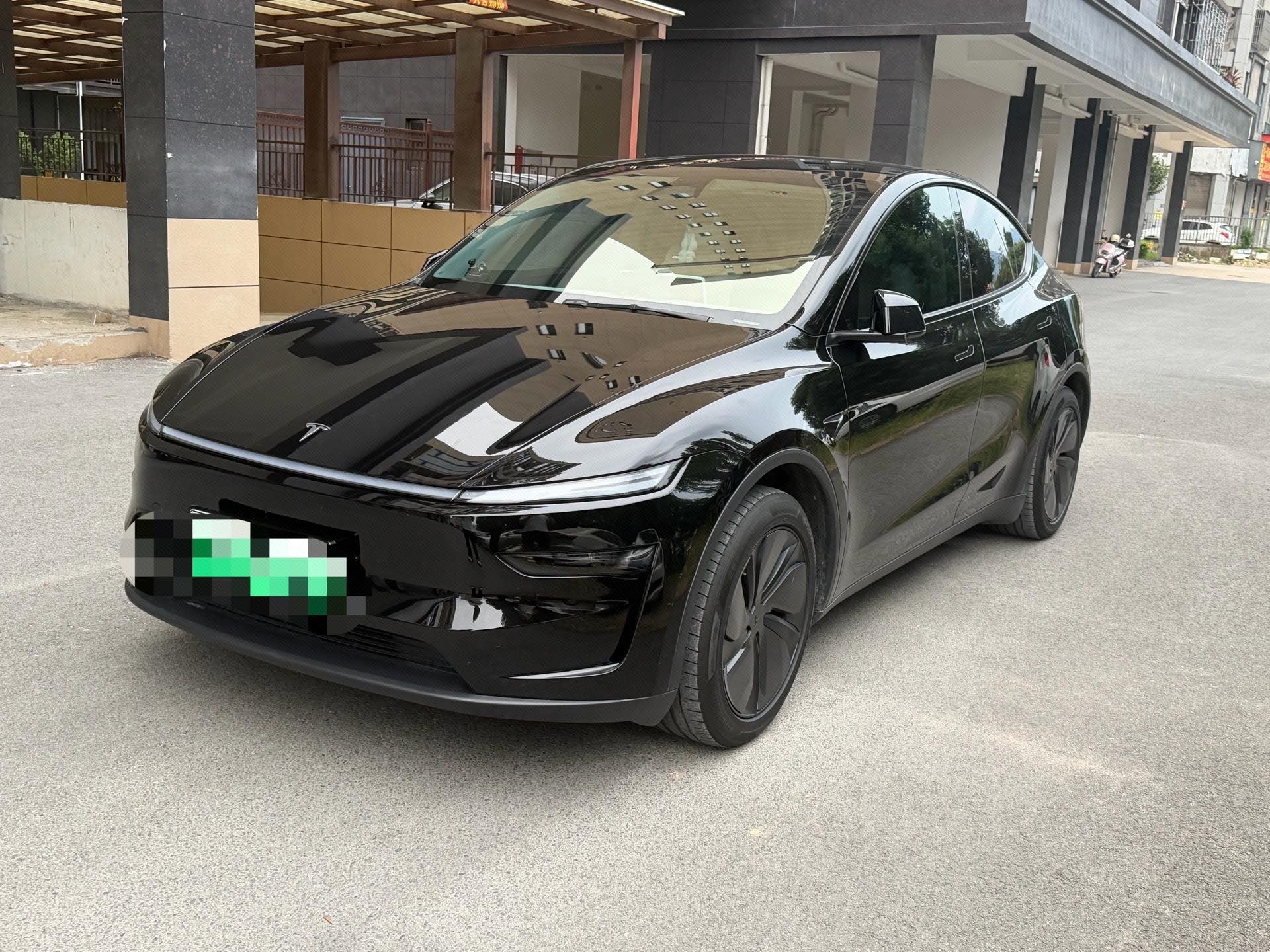 Tesla Model Y 2026 car image 