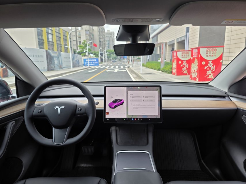 Tesla Model Y 2022 car image #8
