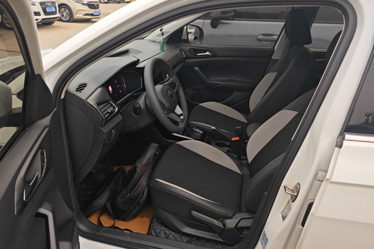 Volkswagen Tacqua 2020 immagine di auto #19