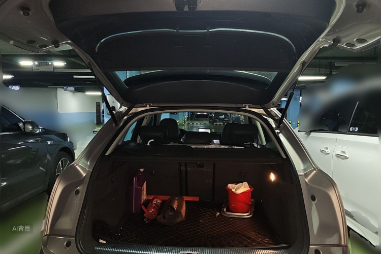 Audi Q3 2015 car image #21