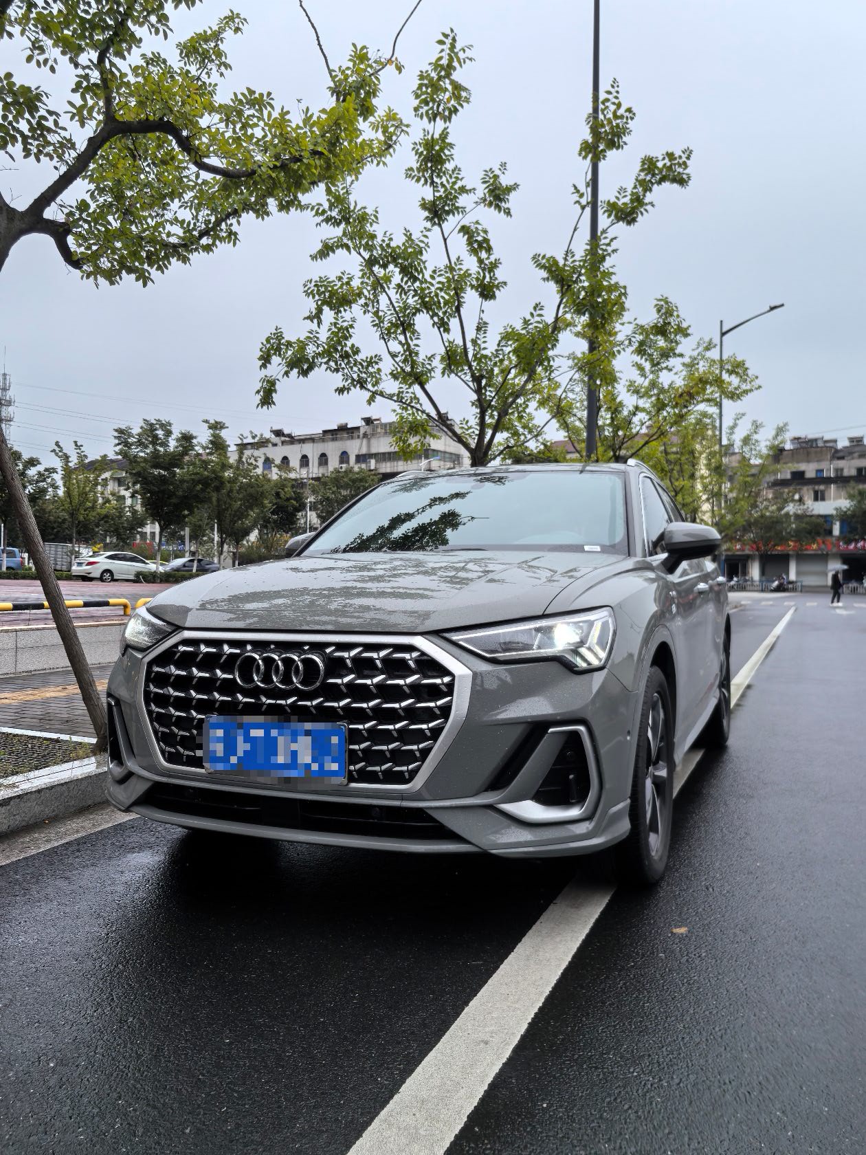 Audi Q3 2025 Audi Q3 2025 car image