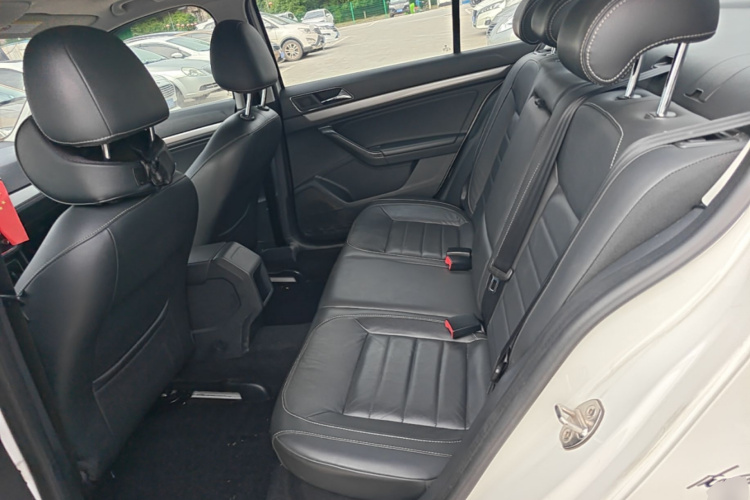 Volkswagen Lavida 2017 car image #17