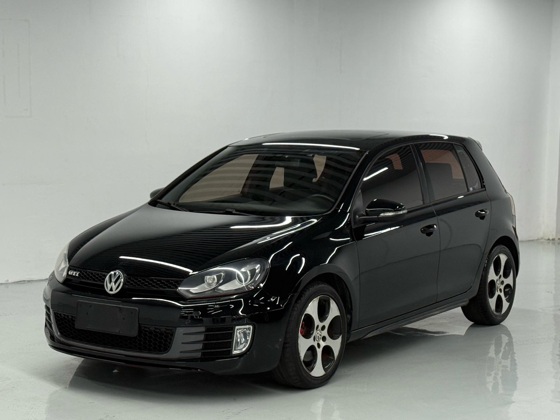 Volkswagen GolfGTI 2014 Volkswagen GolfGTI 2014 car image