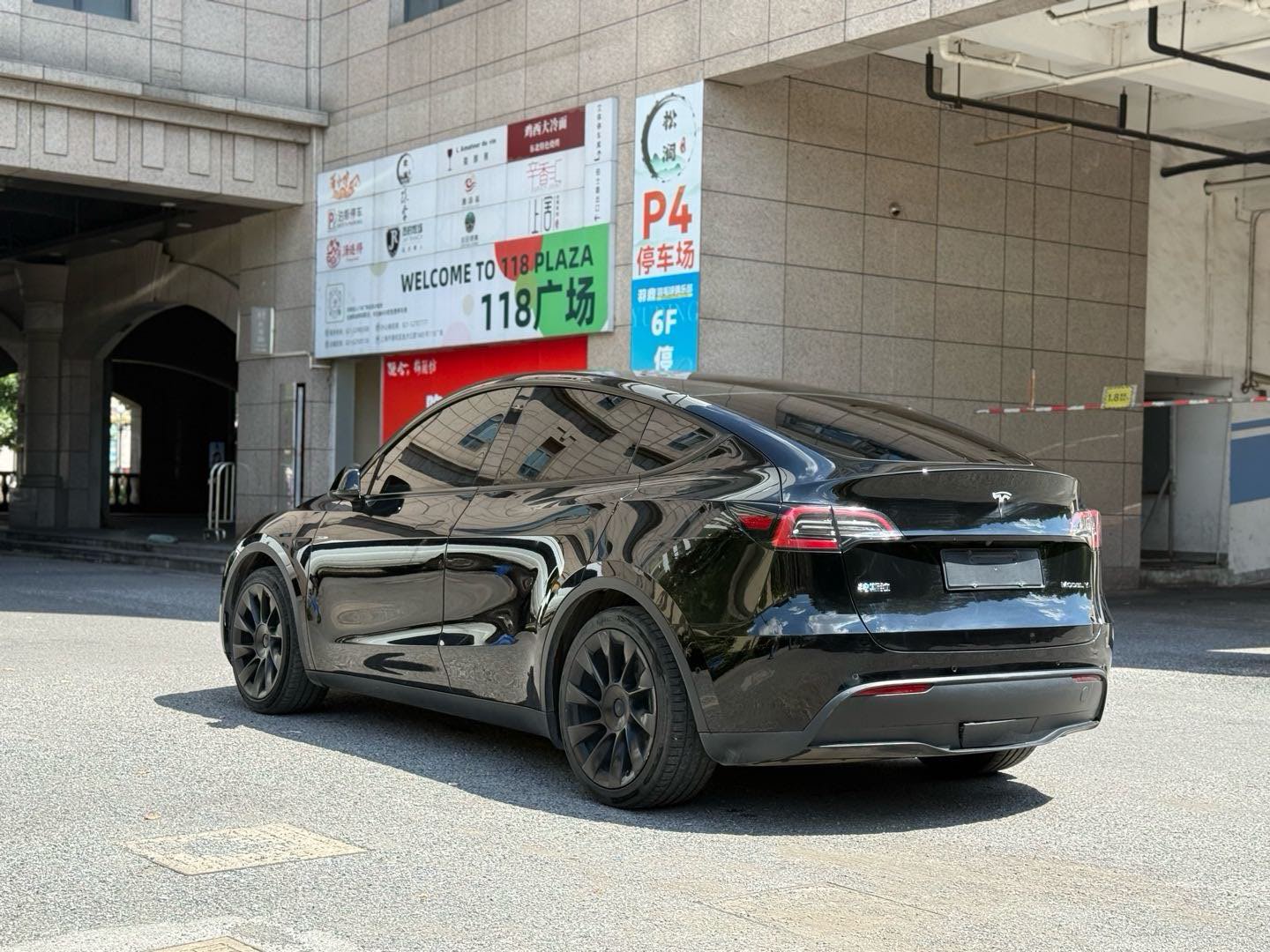 Tesla Model Y 2022 car image #9