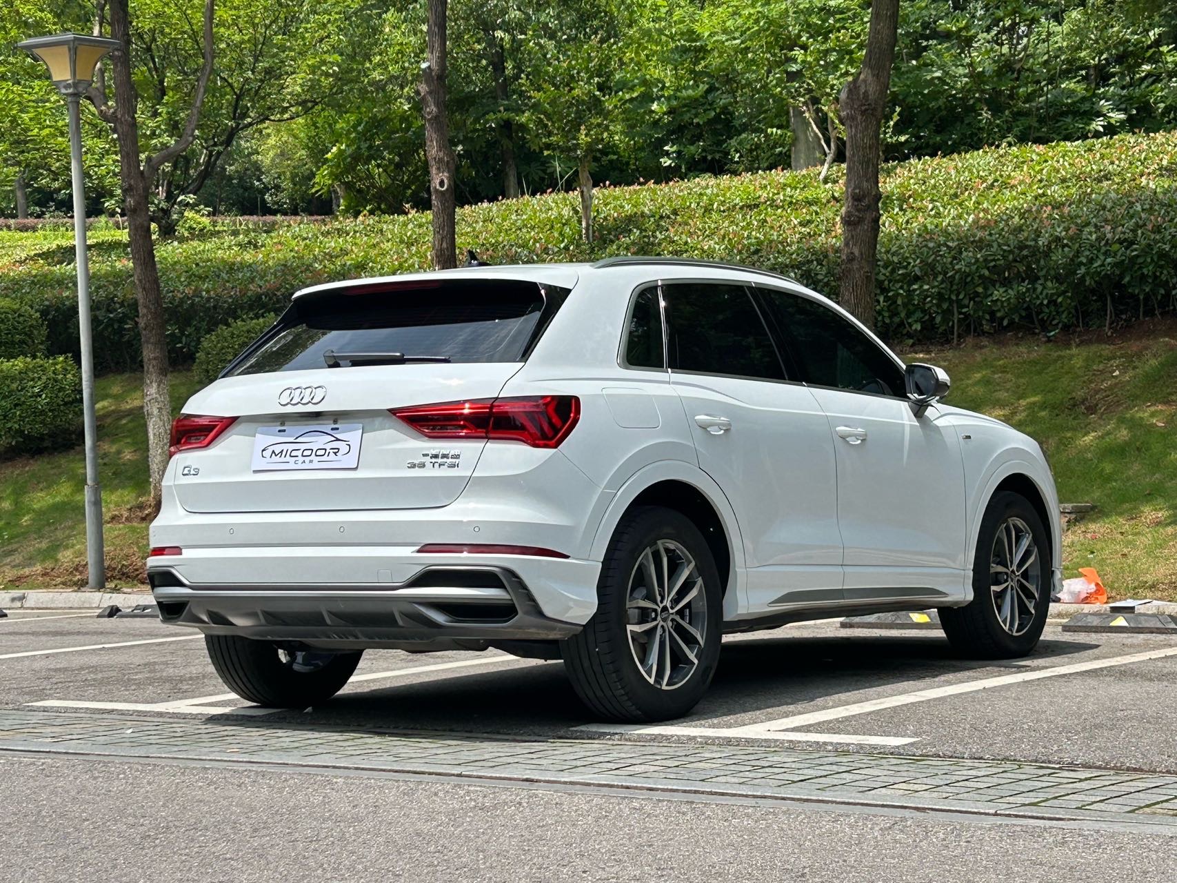 Audi Q3 2022 car image #14