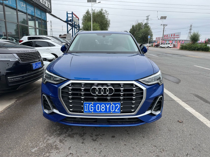 Audi Q3 2019 #2 Audi Q3 2019 car image #2