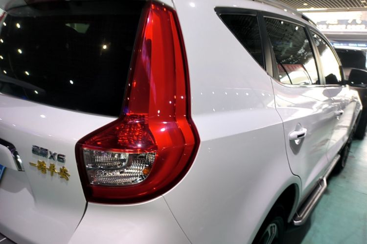 GEELY Vision X6 2017 car image #8