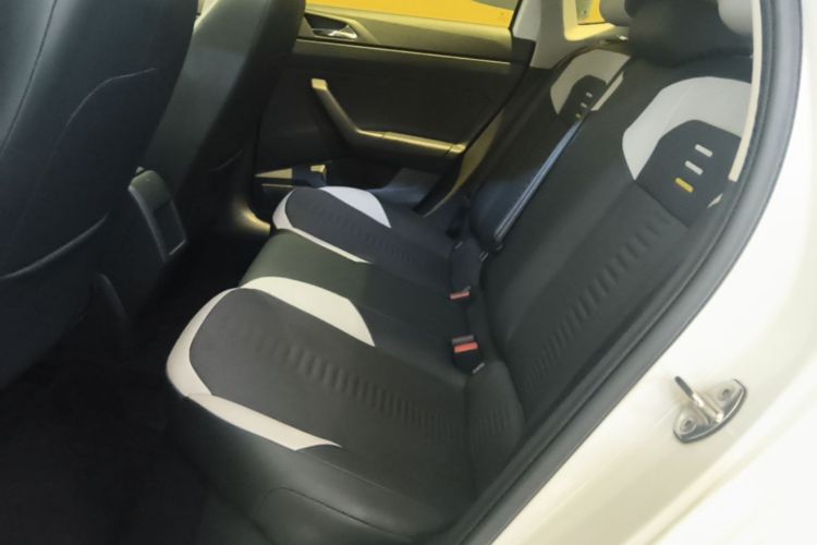 Volkswagen Polo 2022 car image #17