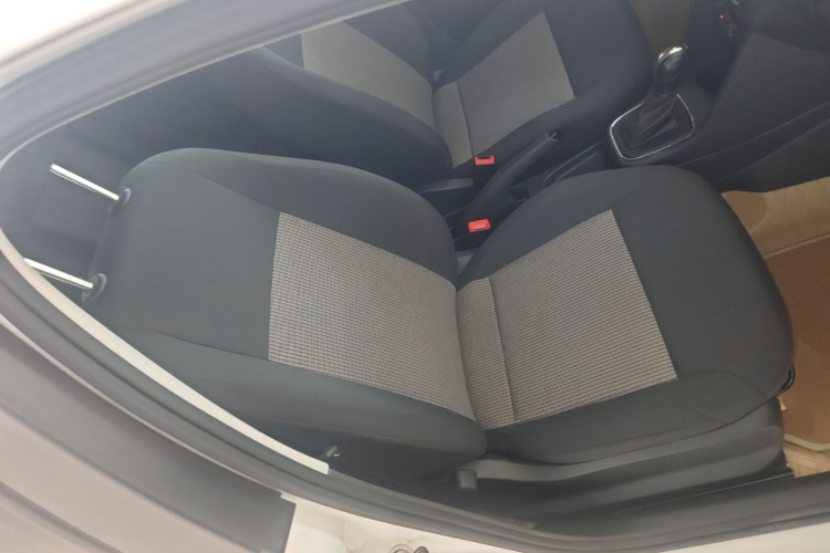 Volkswagen Polo 2018 car image #24