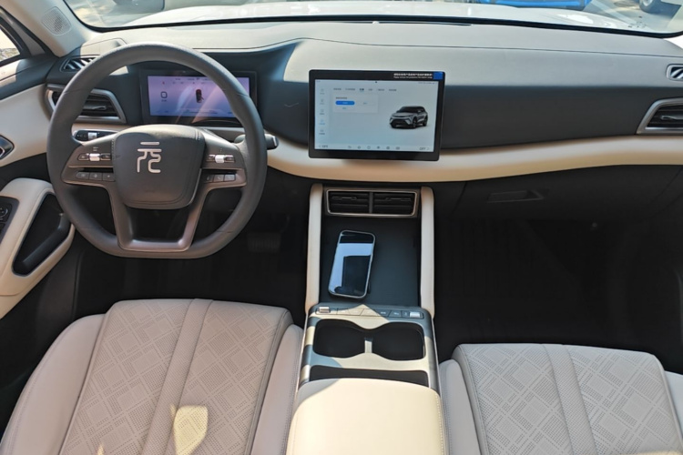 BYD YuanUP 2025 car image #11