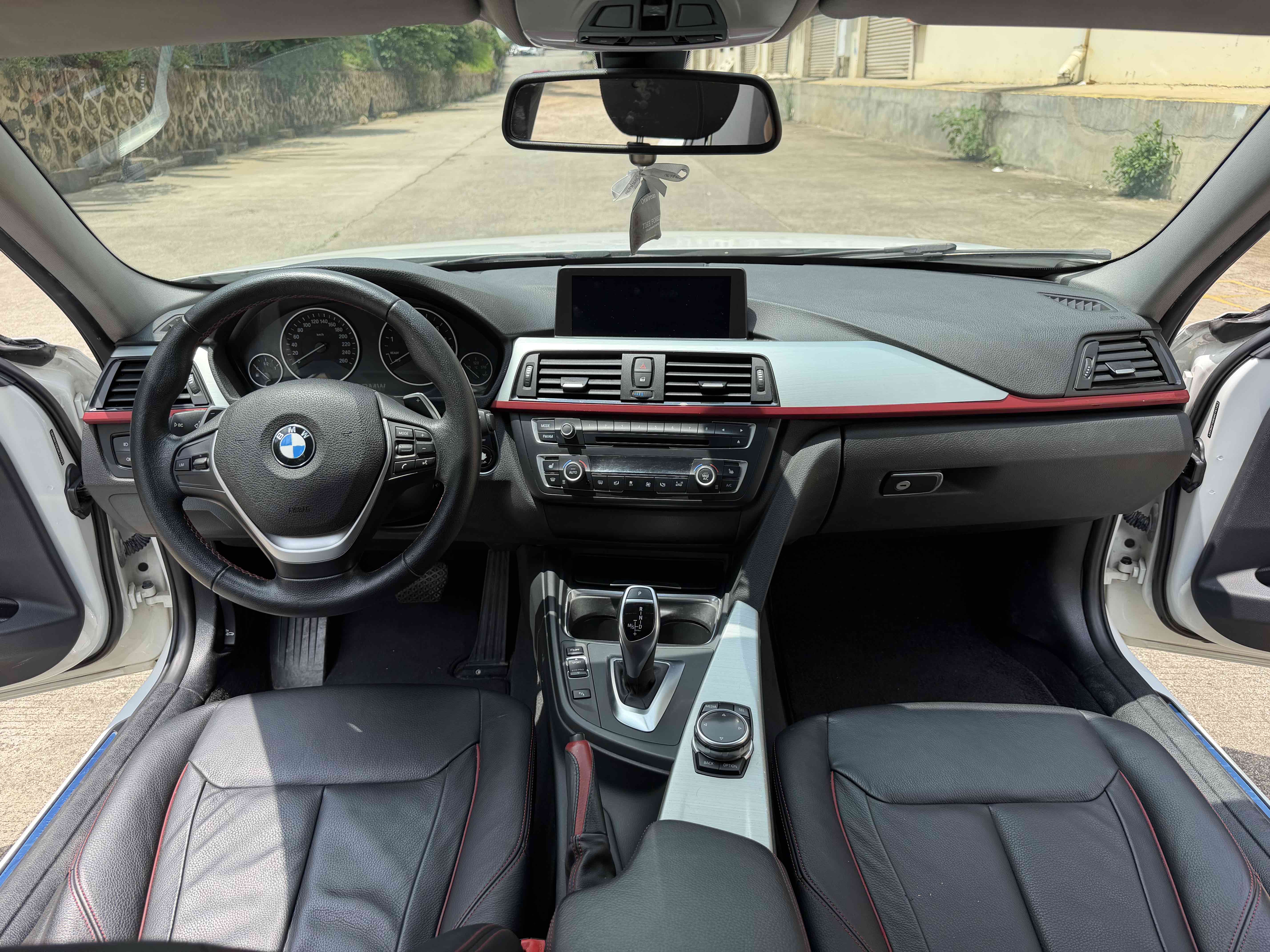 BMW 3 Series 2015 car image #8