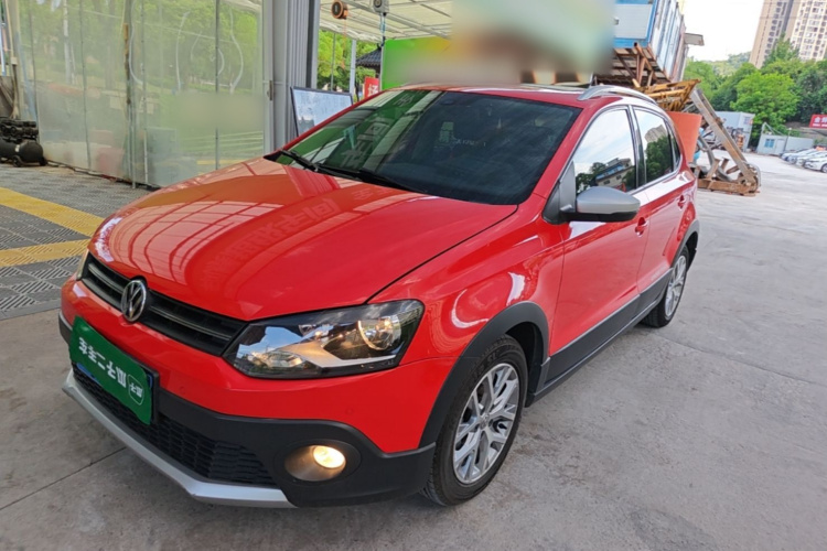 Volkswagen Polo 2015 car image #2