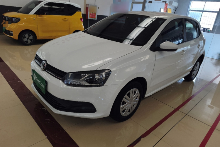 Volkswagen Polo 2017 car image #2