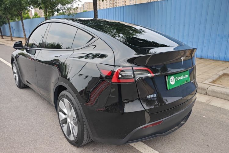 Tesla Model Y 2022 #5 Tesla Model Y 2022 car image #5