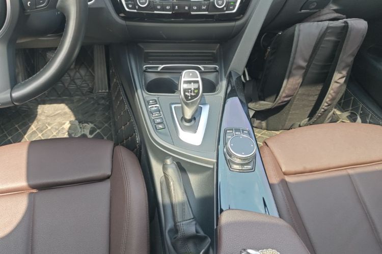 BMW 3 Series 2018 #18 BMW 3 Series 2018 car image #18
