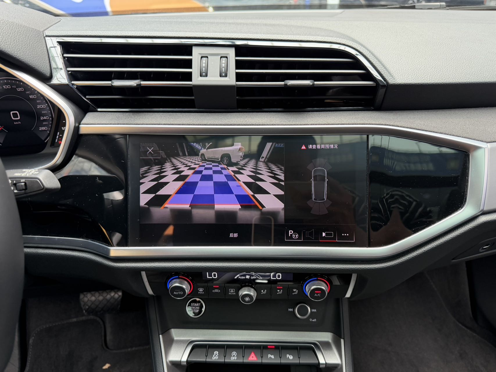 Audi Q3 2023 car image #12