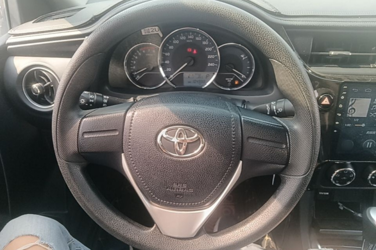 Toyota Corolla 2017 #11 Toyota Corolla 2017 car image #11