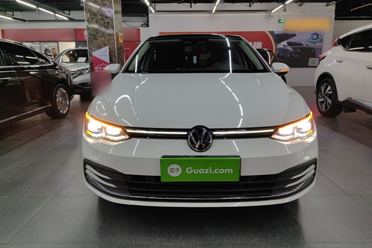 Volkswagen Golf 2021 car image #3