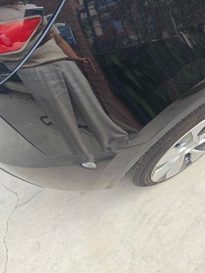 Tesla Model Y 2022 car image #9