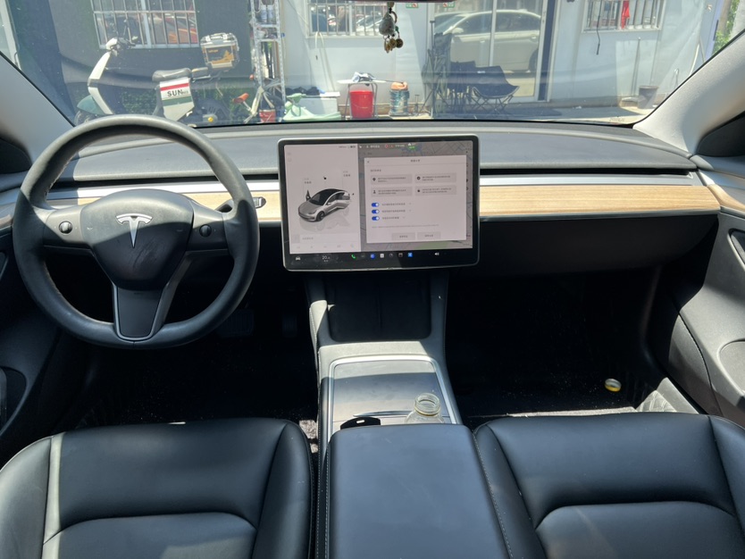 Tesla Model 3 2023 #4 Tesla Model 3 2023 car image #4