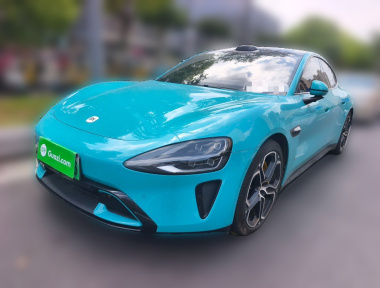 MI SU7 2024 immagine di auto 