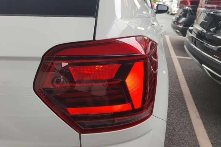Volkswagen Polo 2021 car image #8