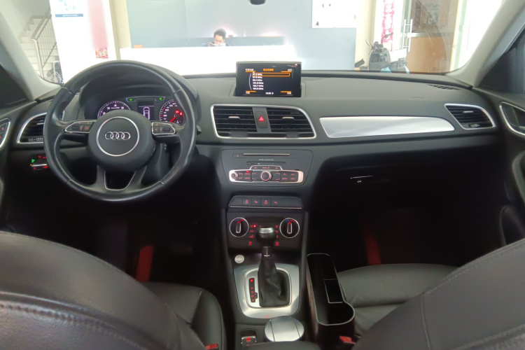 Audi Q3 2017 #10 Audi Q3 2017 صورة سيارة #10