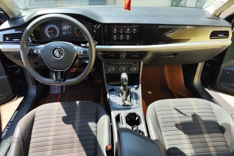 Volkswagen Lavida 2021 car image #11