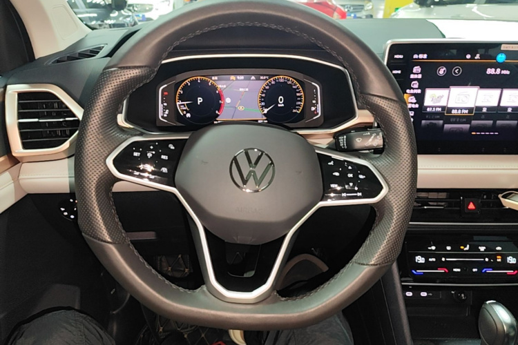 Volkswagen Tharu 2023 imagen de coche #11