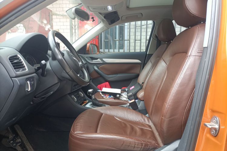 Audi Q3 2015 car image #15