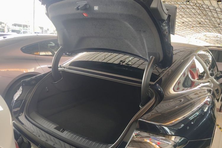 MI SU7 2025 immagine di auto #21