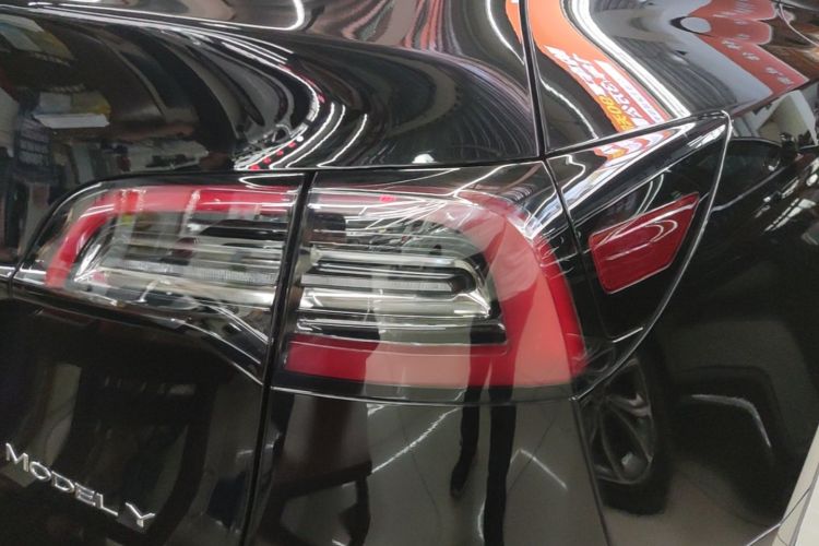 Tesla Model Y 2023 #8 Tesla Model Y 2023 car image #8